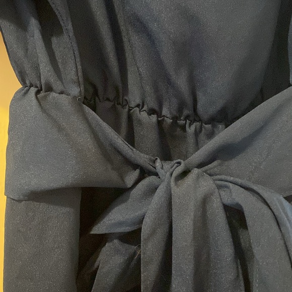 Blue flowey tunic top - Picture 2 of 6